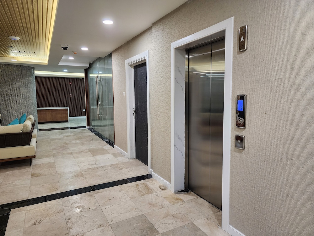 Hotel 39 Jamaica — Hotel building in Montego Bay