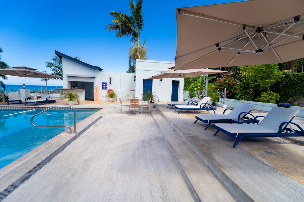 Hotel 39 Jamaica — Swimming pool in Montego Bay