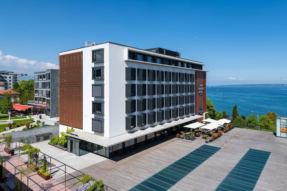 Lake Geneva Hotel
