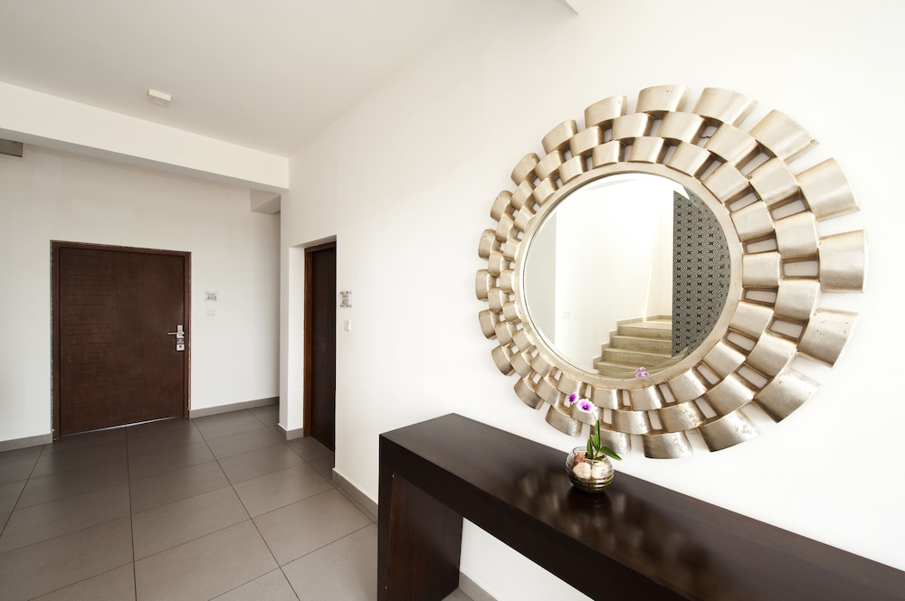 The Beach Apartments — Hotel building in Negombo, Western Province