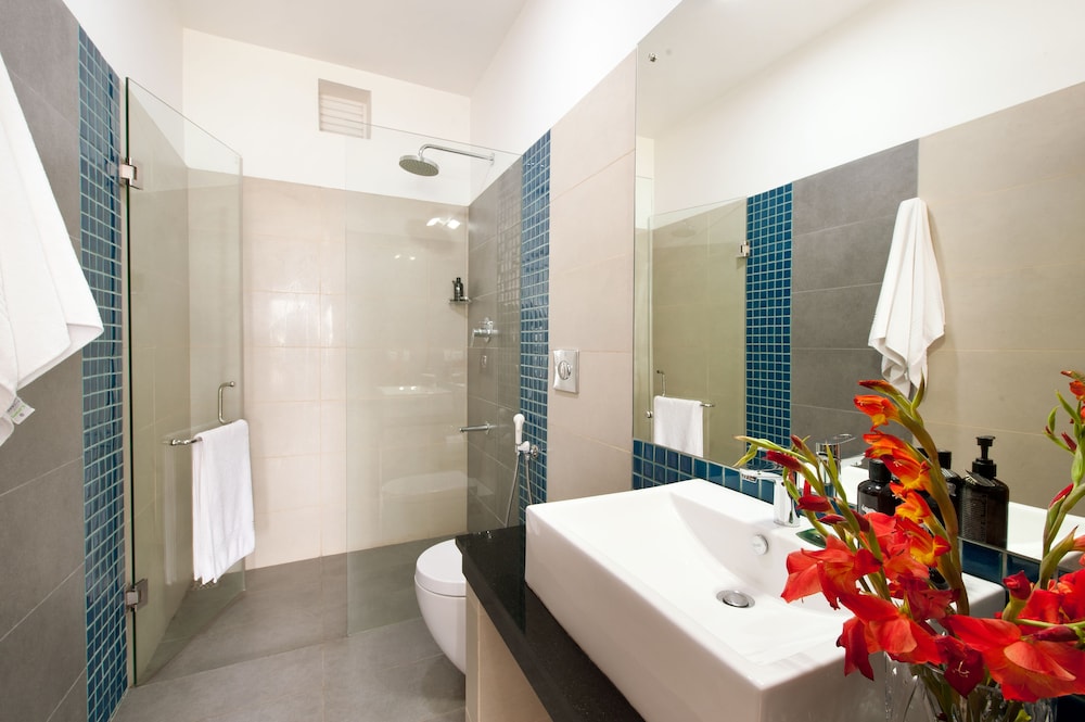 The Beach Apartments — Hotel rooms in Negombo, Western Province