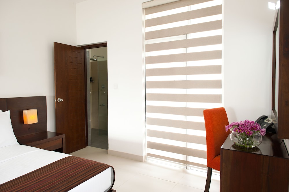 The Beach Apartments — Hotel rooms in Negombo, Western Province