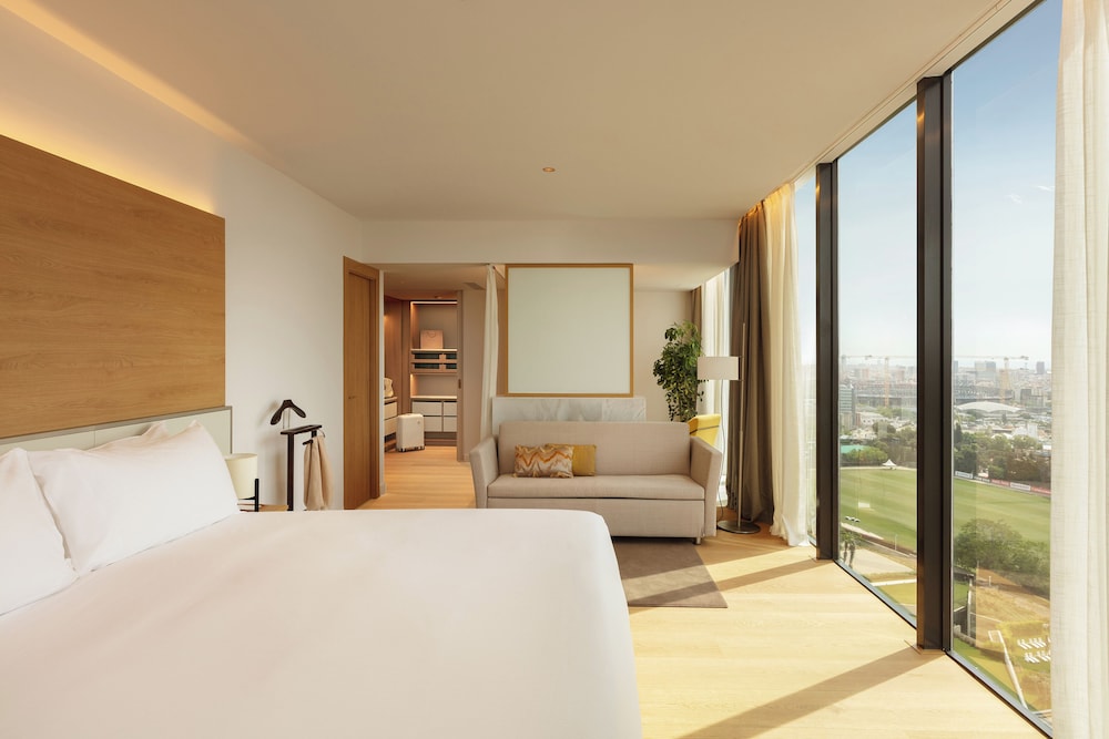 Torre Melina, a Gran Meliá Hotel — Hotel rooms in Barcelona, Catalonia