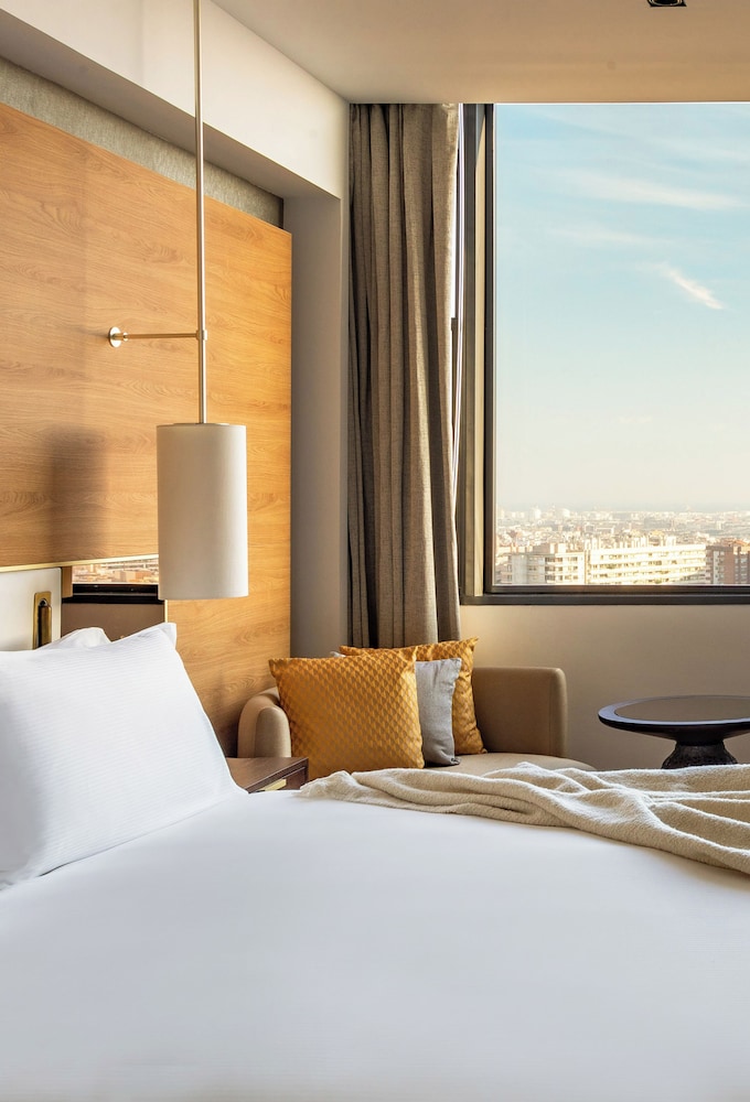 Torre Melina, a Gran Meliá Hotel — Hotel rooms in Barcelona, Catalonia