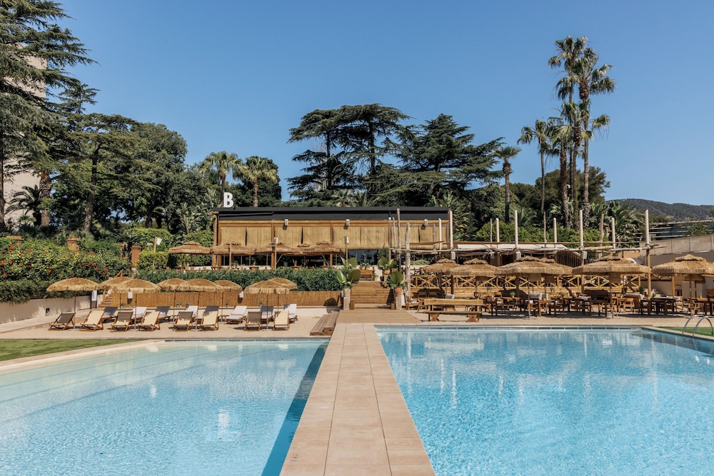 Torre Melina, a Gran Meliá Hotel — Swimming pool in Barcelona, Catalonia
