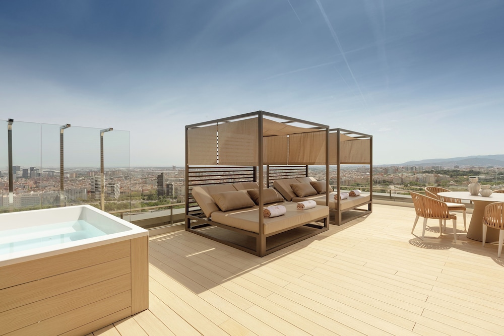 Torre Melina, a Gran Meliá Hotel — Swimming pool in Barcelona, Catalonia