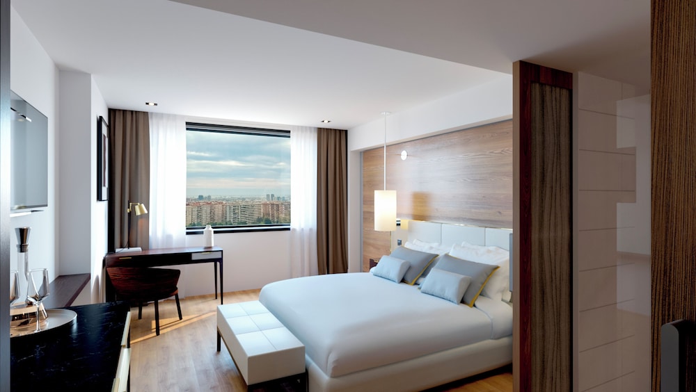 Torre Melina, a Gran Meliá Hotel — Hotel rooms in Barcelona, Catalonia