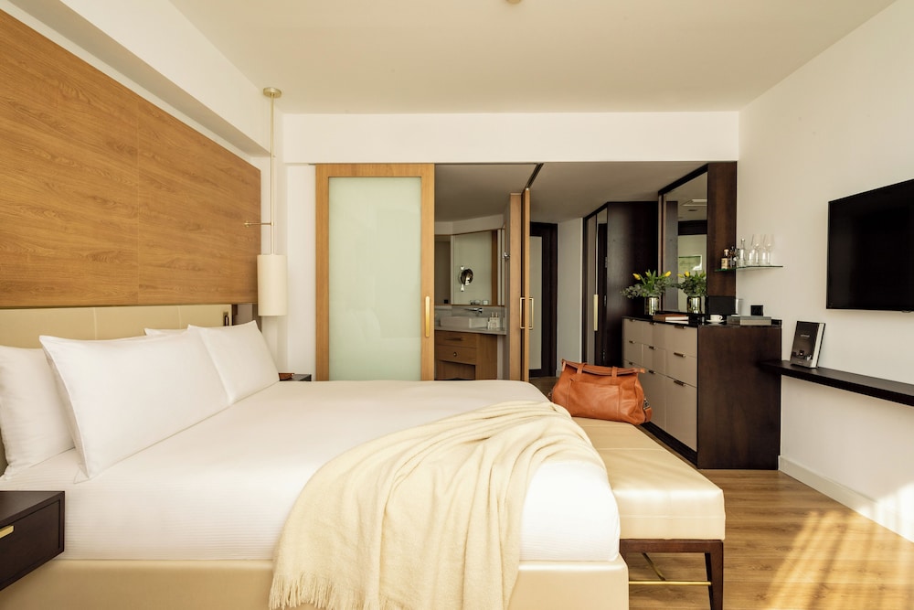 Torre Melina, a Gran Meliá Hotel — Hotel rooms in Barcelona, Catalonia
