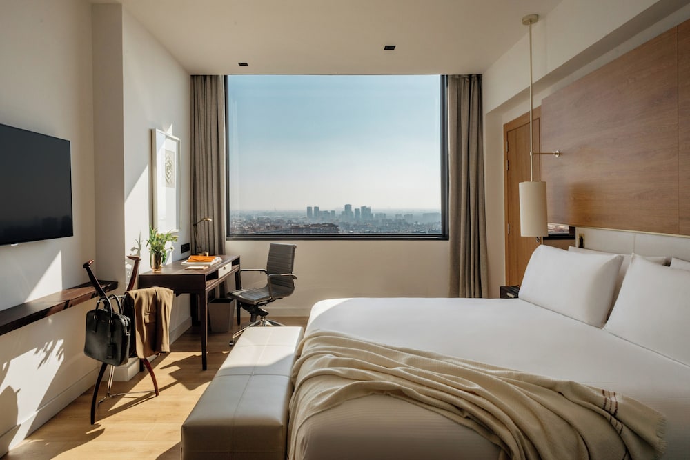 Torre Melina, a Gran Meliá Hotel — Hotel rooms in Barcelona, Catalonia