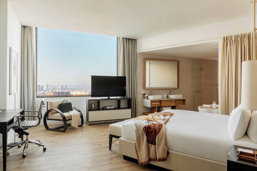 Torre Melina, a Gran Meliá Hotel — Hotel rooms in Barcelona, Catalonia
