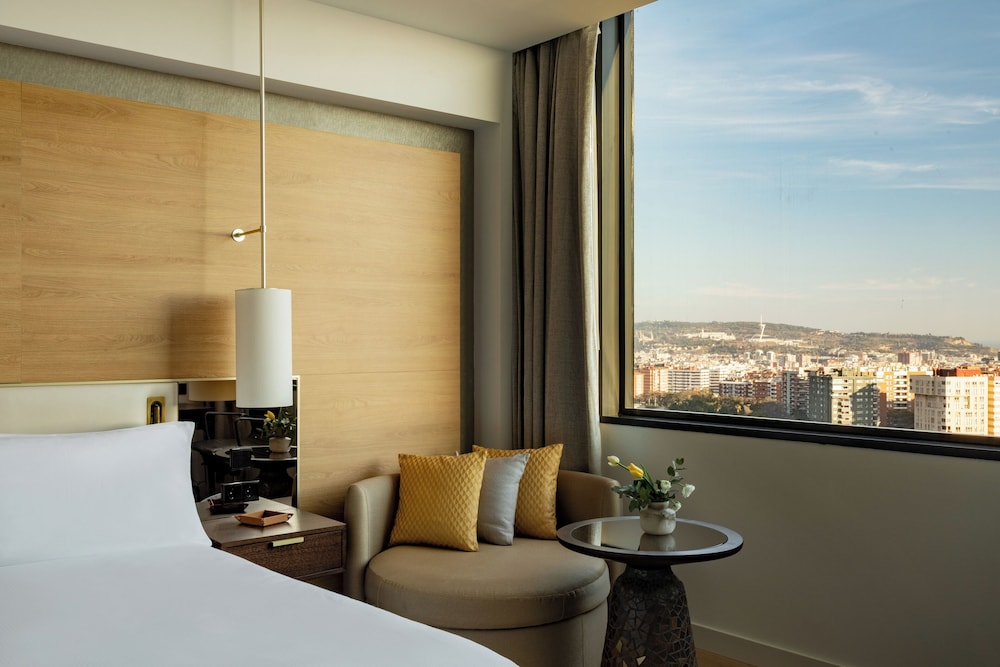 Torre Melina, a Gran Meliá Hotel — Hotel rooms in Barcelona, Catalonia