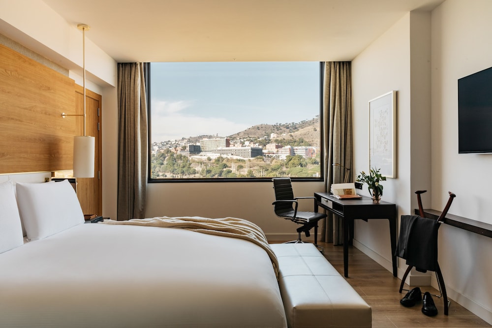 Torre Melina, a Gran Meliá Hotel — Hotel rooms in Barcelona, Catalonia