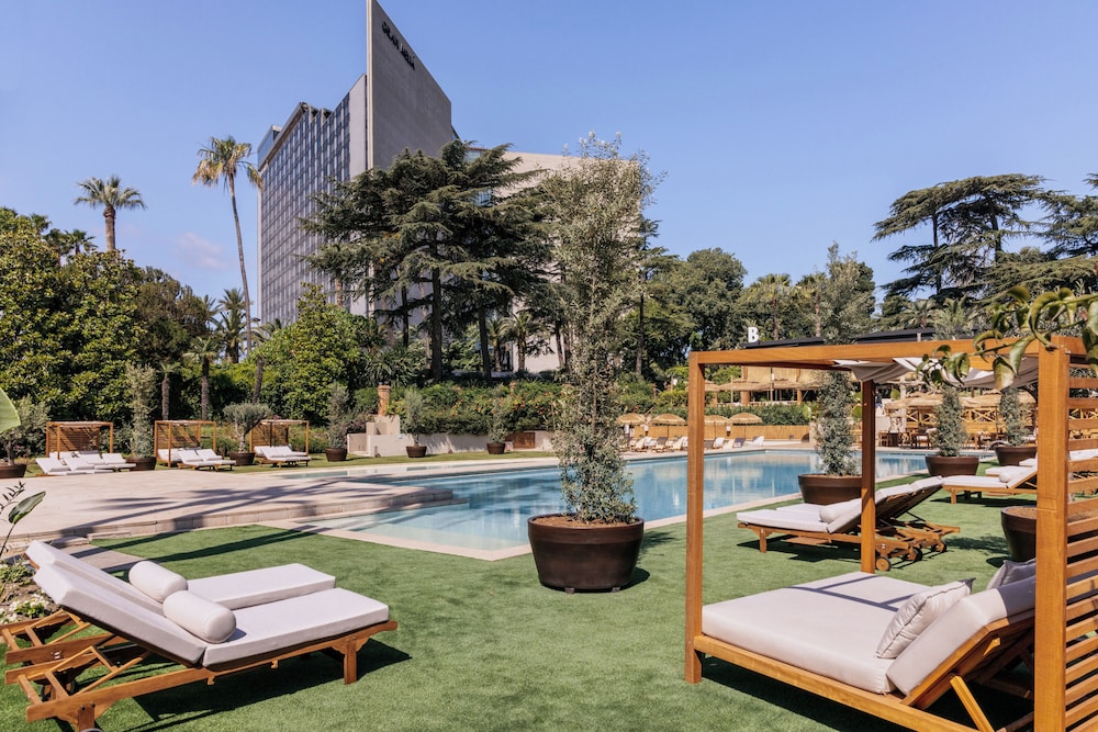 Torre Melina, a Gran Meliá Hotel — Swimming pool in Barcelona, Catalonia