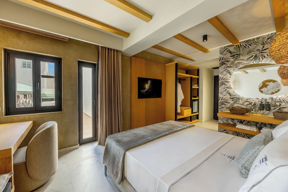 Santo Mangata Boutique Hotel & Spa - Adults Only — Hotel rooms in Perissa, South Aegean