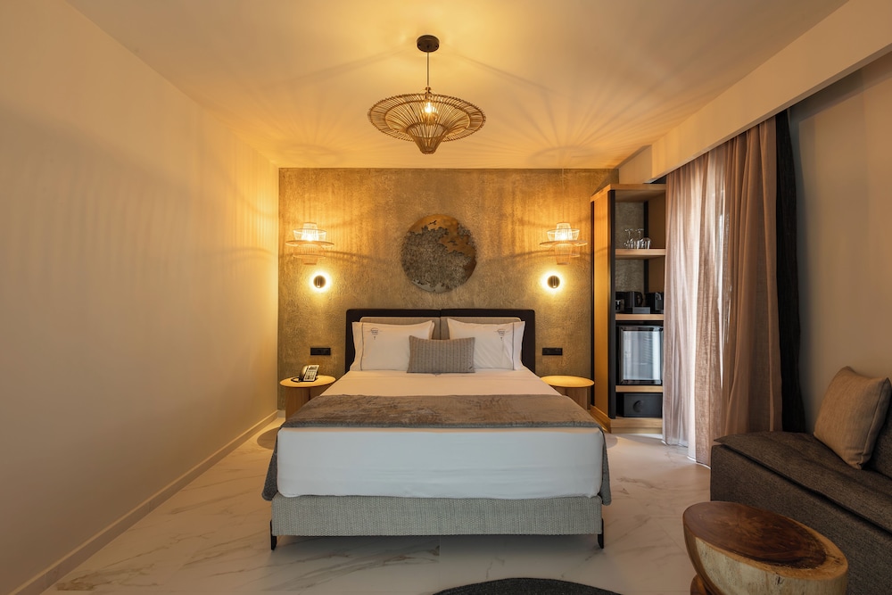 Santo Mangata Boutique Hotel & Spa - Adults Only — Hotel rooms in Perissa, South Aegean