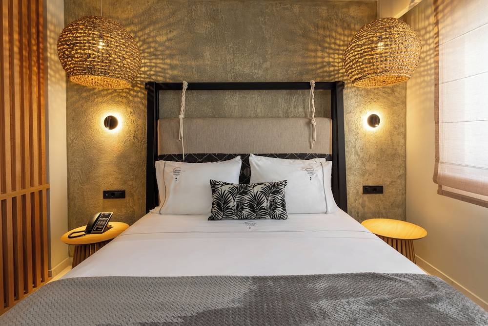 Santo Mangata Boutique Hotel & Spa - Adults Only — Hotel rooms in Perissa, South Aegean