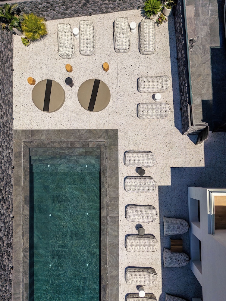 Santo Mangata Boutique Hotel & Spa - Adults Only — Swimming pool in Perissa, South Aegean