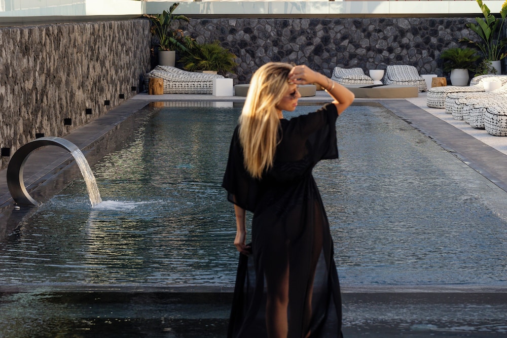 Santo Mangata Boutique Hotel & Spa - Adults Only — Swimming pool in Perissa, South Aegean