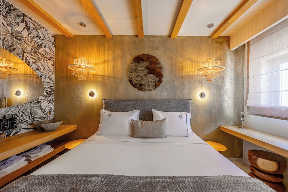 Santo Mangata Boutique Hotel & Spa - Adults Only — Hotel rooms in Perissa, South Aegean