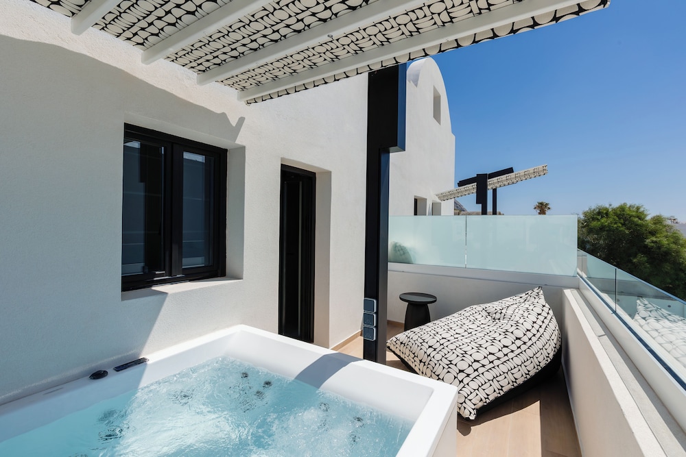 Santo Mangata Boutique Hotel & Spa - Adults Only — Hotel rooms in Perissa, South Aegean