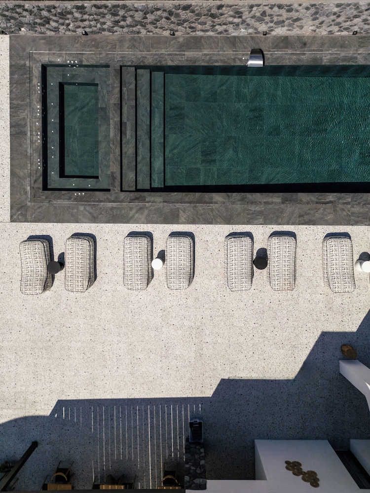 Santo Mangata Boutique Hotel & Spa - Adults Only — Swimming pool in Perissa, South Aegean