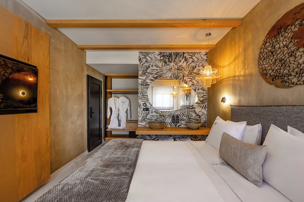 Santo Mangata Boutique Hotel & Spa - Adults Only — Hotel rooms in Perissa, South Aegean