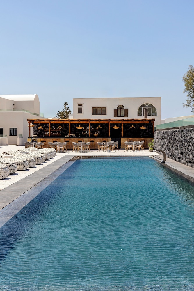 Santo Mangata Boutique Hotel & Spa - Adults Only — Swimming pool in Perissa, South Aegean