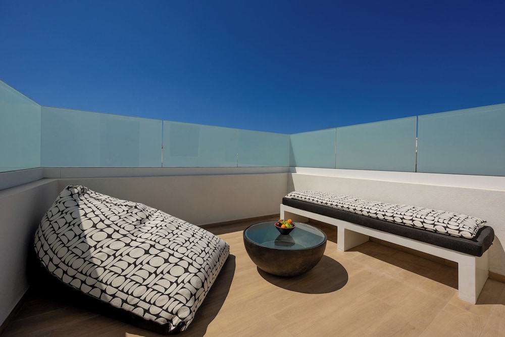 Santo Mangata Boutique Hotel & Spa - Adults Only — Hotel rooms in Perissa, South Aegean