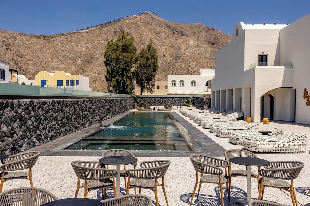 Santo Mangata Boutique Hotel & Spa - Adults Only — Swimming pool in Perissa, South Aegean