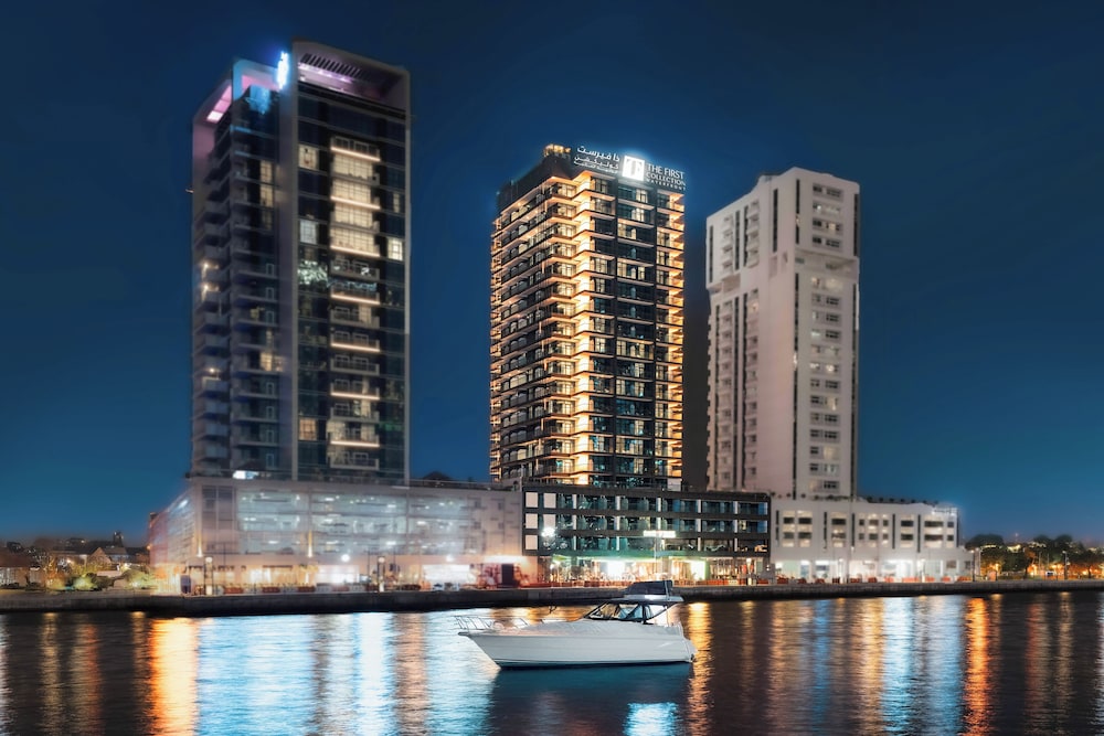 The First Collection Waterfront, Dubai, a Tribute Portfolio Hotel — Hotel building in Dubai