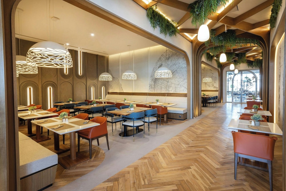 The First Collection Waterfront, Dubai, a Tribute Portfolio Hotel — Restaurant & bars in Dubai