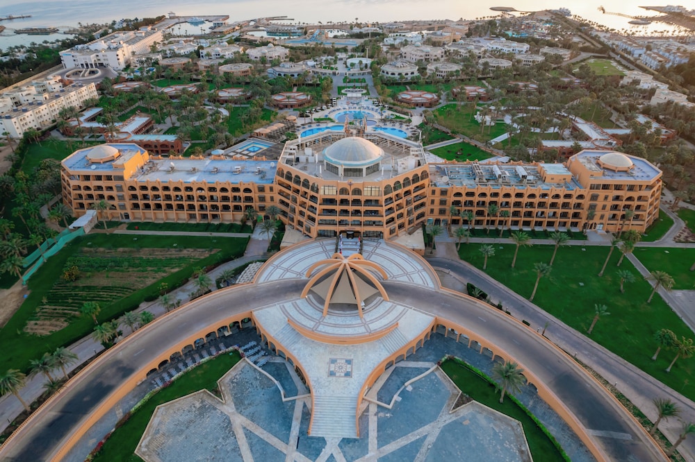 Calimera Blend Paradise — Hotel building in Hurghada, Red Sea