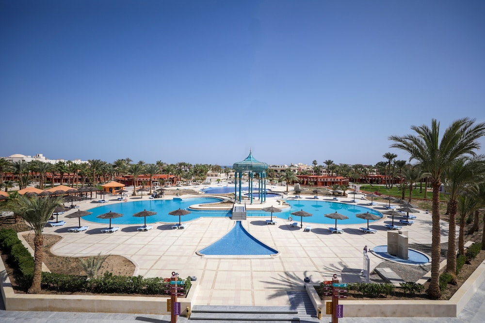 Calimera Blend Paradise — Swimming pool in Hurghada, Red Sea