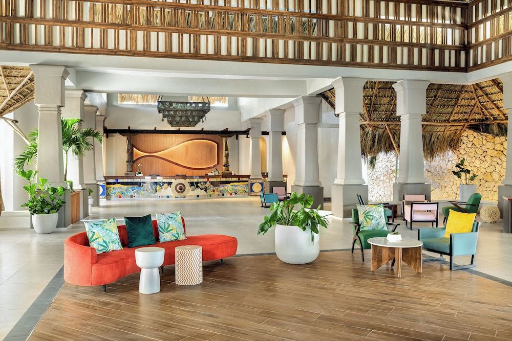 Sunscape Dominicus La Romana - All Inclusive — Hotel building in Bayahibe, La Altagracia
