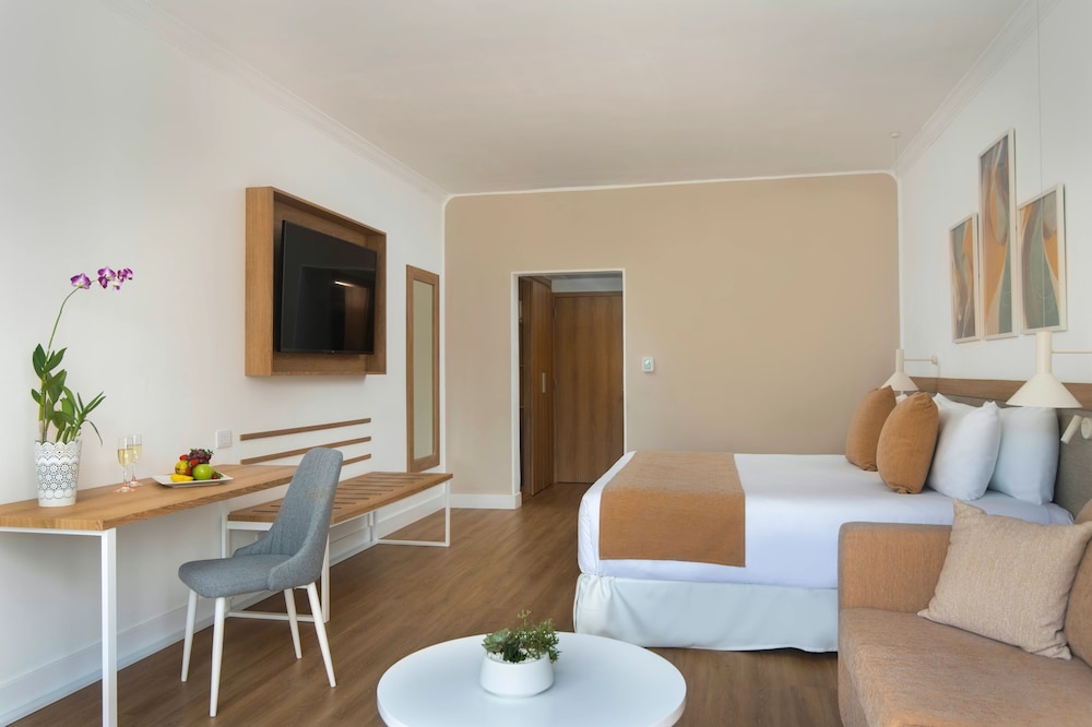 Sunscape Dominicus La Romana - All Inclusive — Hotel rooms in Bayahibe, La Altagracia