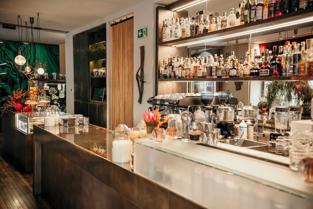 Posta Design Hotel — Restaurant & bars in Como, Lombardy