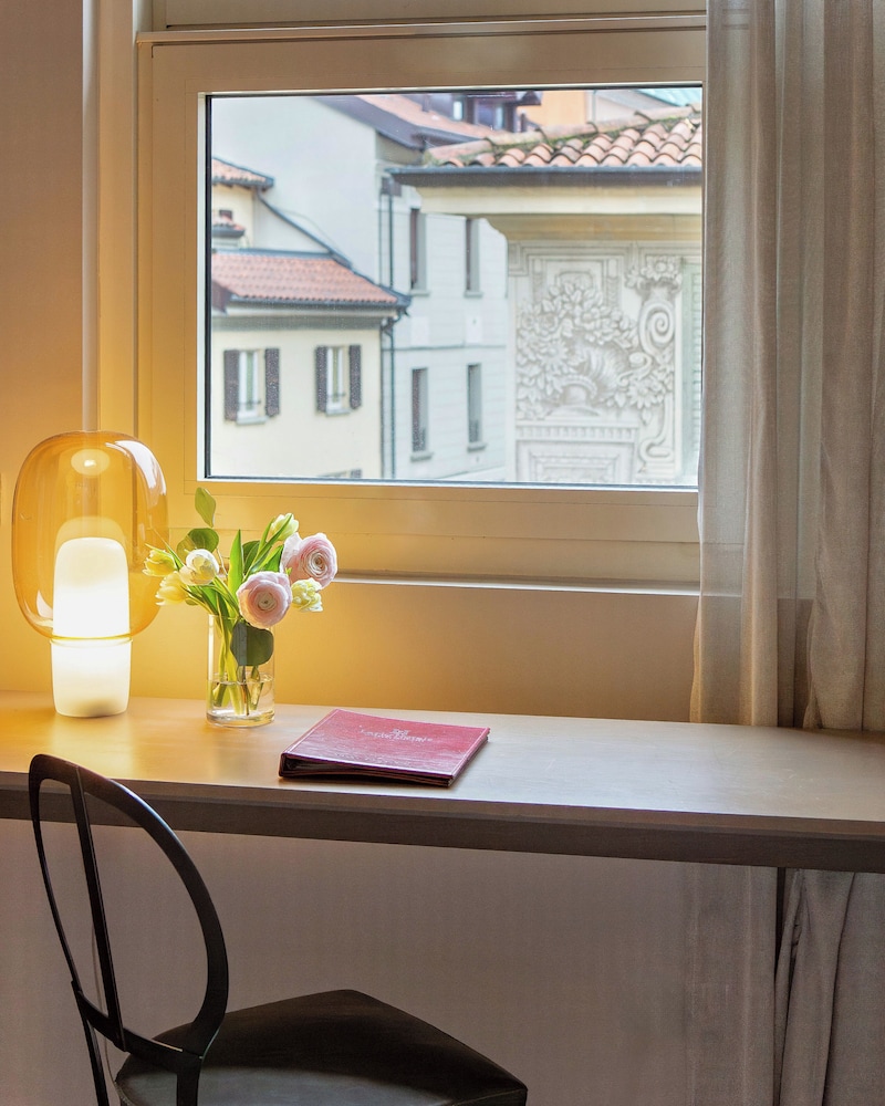 Posta Design Hotel — Hotel rooms in Como, Lombardy
