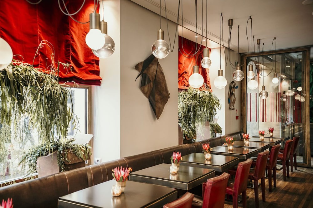 Posta Design Hotel — Restaurant & bars in Como, Lombardy