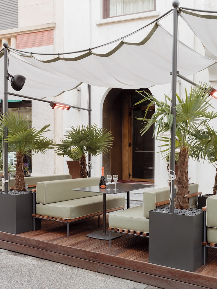 Posta Design Hotel — Restaurant & bars in Como, Lombardy