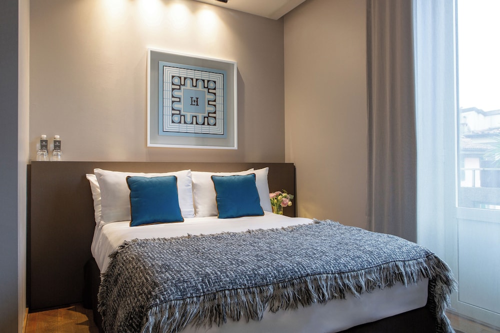 Posta Design Hotel — Hotel rooms in Como, Lombardy