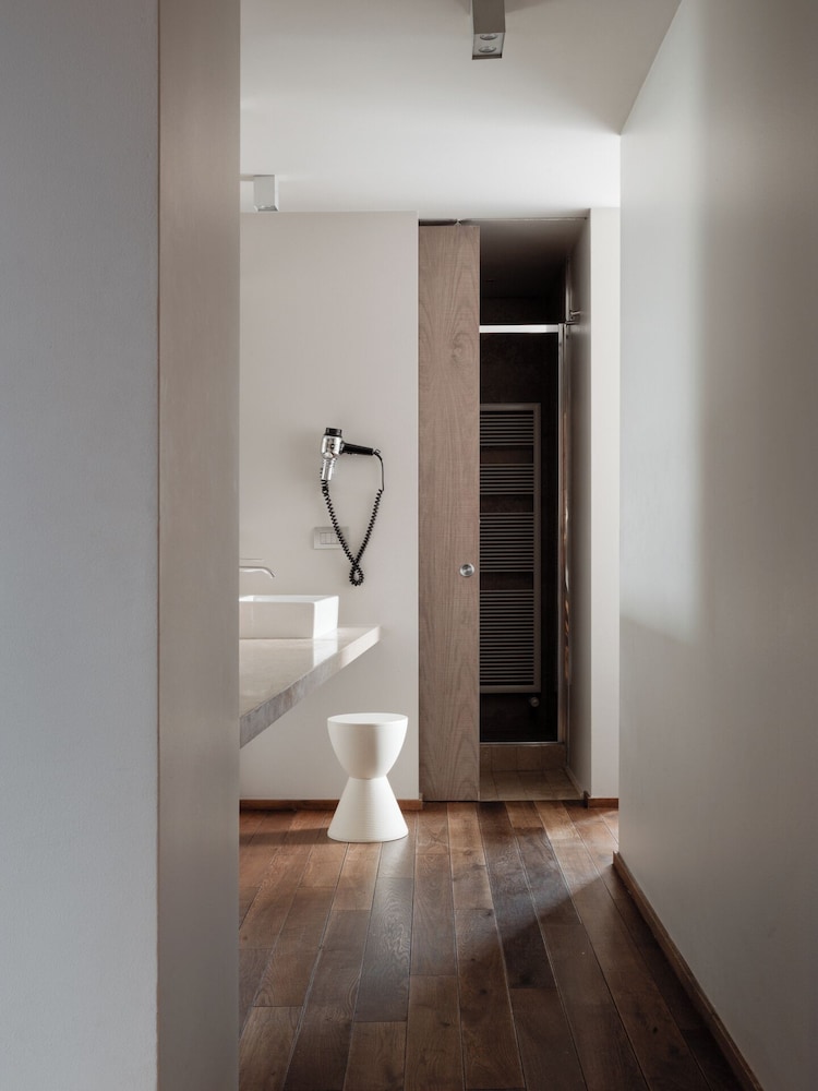 Posta Design Hotel — Hotel rooms in Como, Lombardy