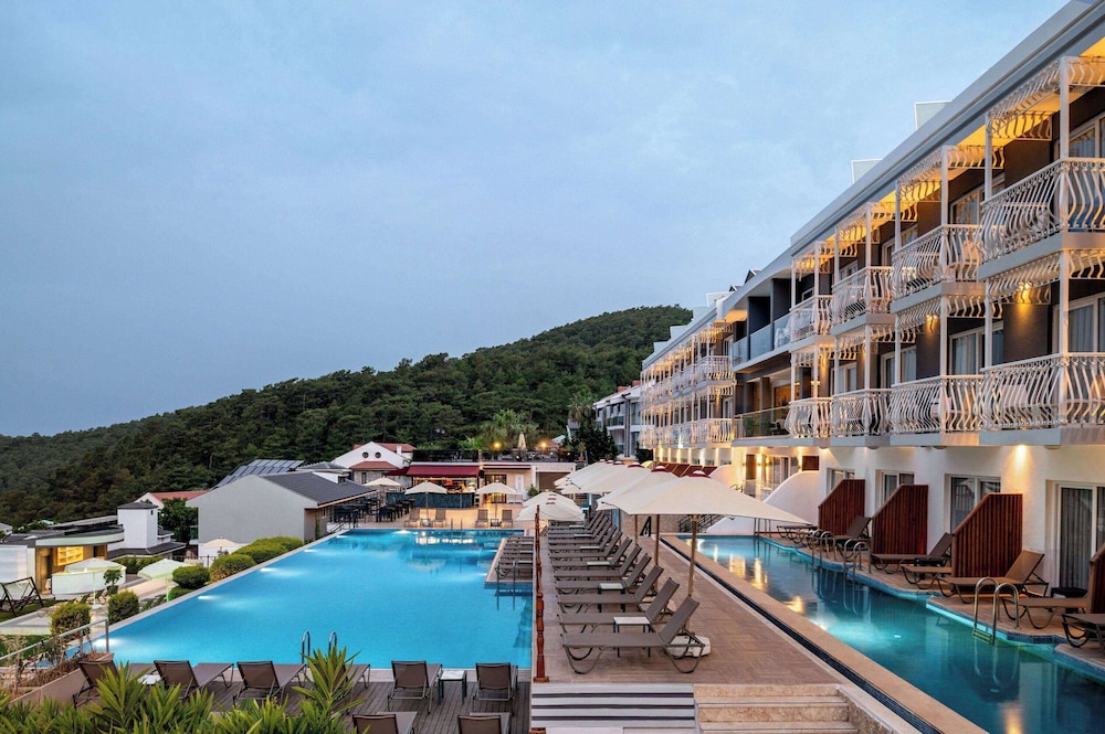 Ramada by Wyndham Fethiye Oludeniz — Swimming pool in Fethiye, Mugla