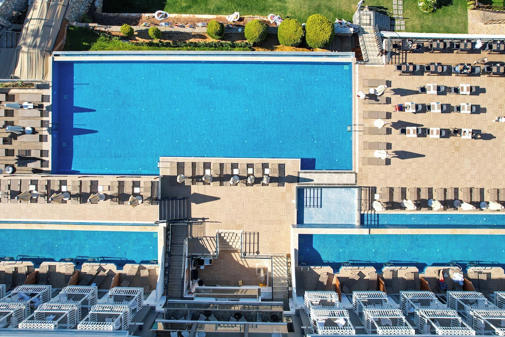 Ramada by Wyndham Fethiye Oludeniz — Swimming pool in Fethiye, Mugla