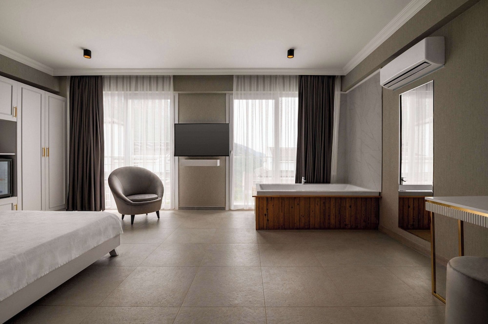 Ramada by Wyndham Fethiye Oludeniz — Hotel rooms in Fethiye, Mugla