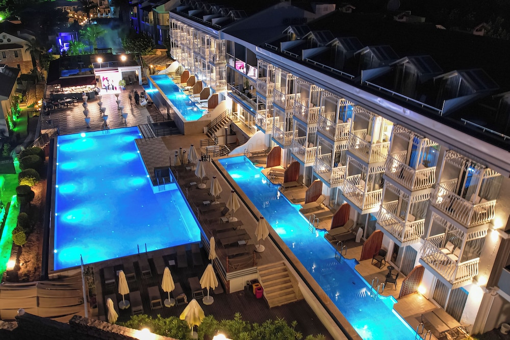 Ramada by Wyndham Fethiye Oludeniz — Swimming pool in Fethiye, Mugla