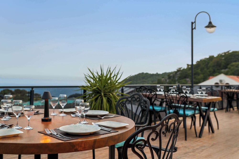 Ramada by Wyndham Fethiye Oludeniz — Restaurant & bars in Fethiye, Mugla