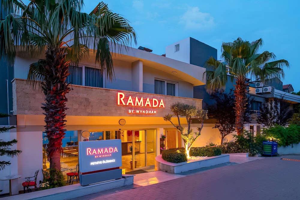 Ramada by Wyndham Fethiye Oludeniz — Hotel building in Fethiye, Mugla
