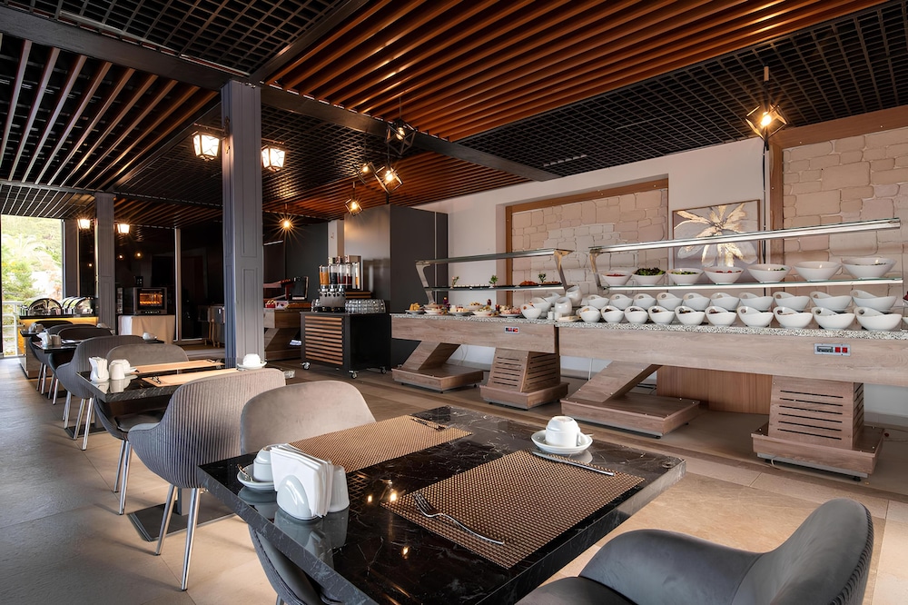 Ramada by Wyndham Fethiye Oludeniz — Restaurant & bars in Fethiye, Mugla