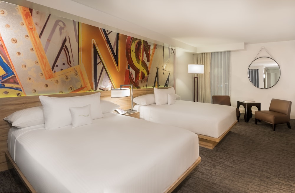 The LINQ Hotel & Casino – A Caesars Rewards Destination — Rooms in Las Vegas, Nevada