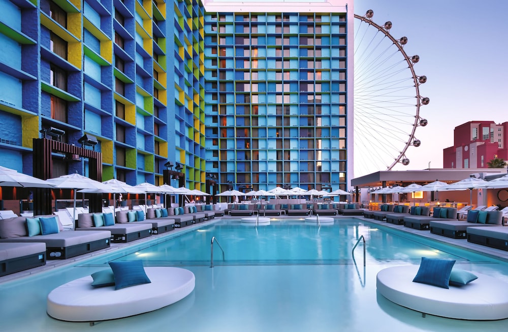 The LINQ Hotel & Casino – A Caesars Rewards Destination — Pool in Las Vegas, Nevada